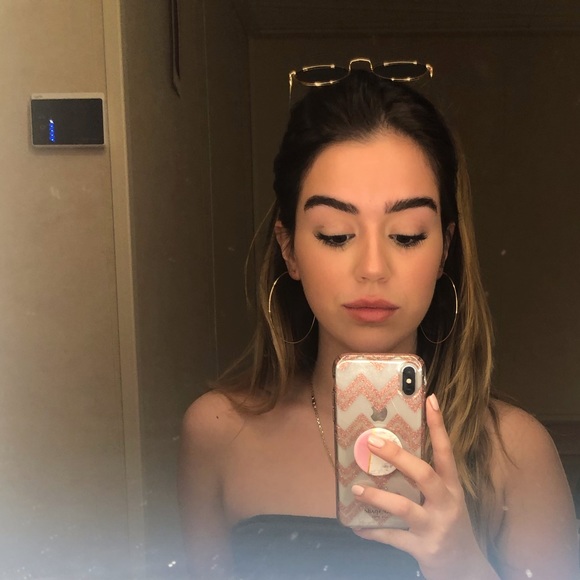 Meet your Posher, Samantha - Picture 2 of 2